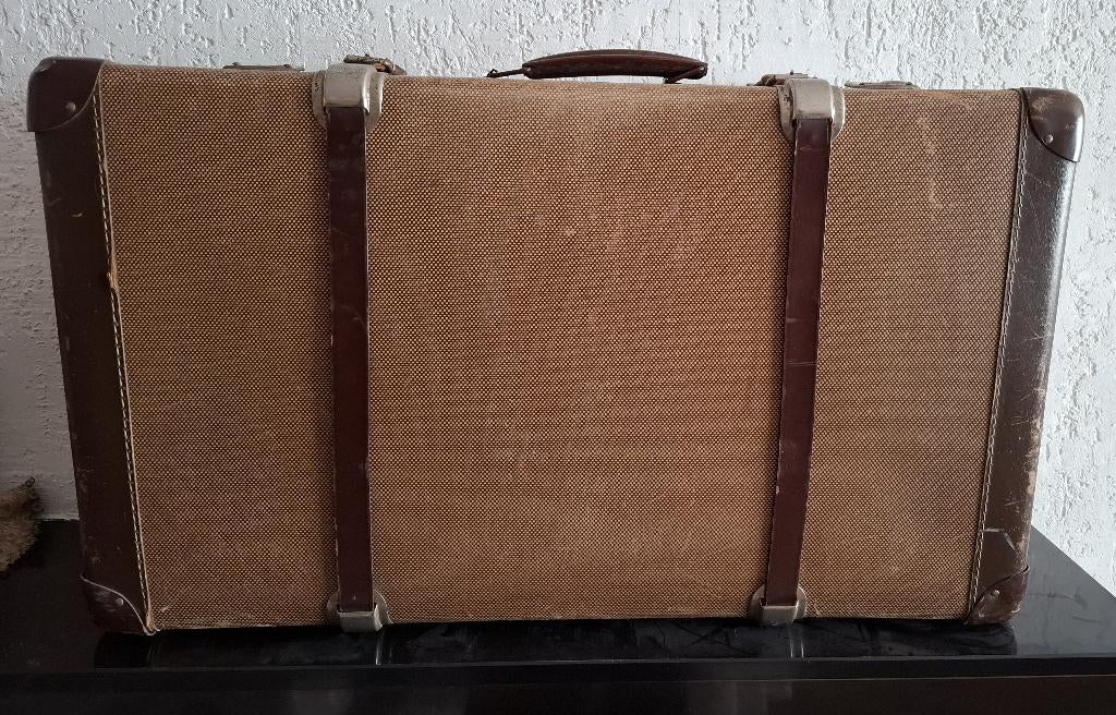 Antieke bruine reiskoffer met leren banden, Enlèvement, Utilisé, Autres, Sac ou Valise