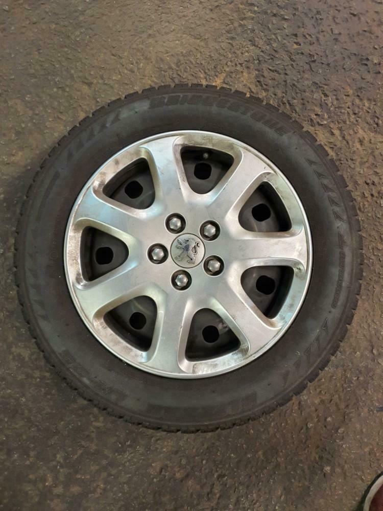 5x toles Peugeot + pneus hiver 205/60/16 92H, Autos : Divers, Enjoliveurs, Enlèvement