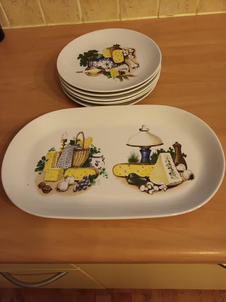 Nouvel ensemble : plateau de fromages + 6 assiettes, Enlèvement ou Envoi, Assiettes(s)