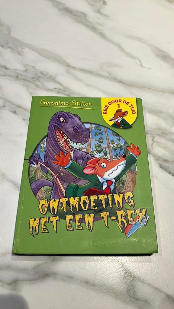Geronimo Stilton - Rencontre avec un T-rex (1 de la série 1), Enlèvement, Geronimo Stilton