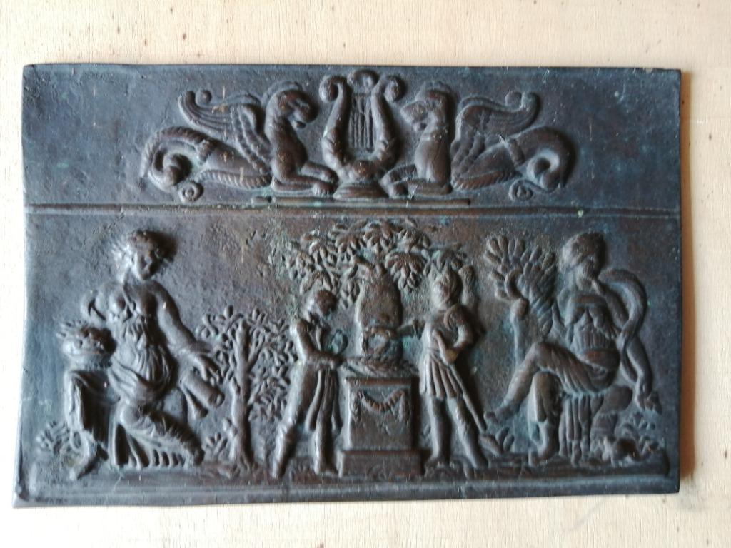 Bas-relief en bronze représentant une scène classique, Enlèvement, Bronze