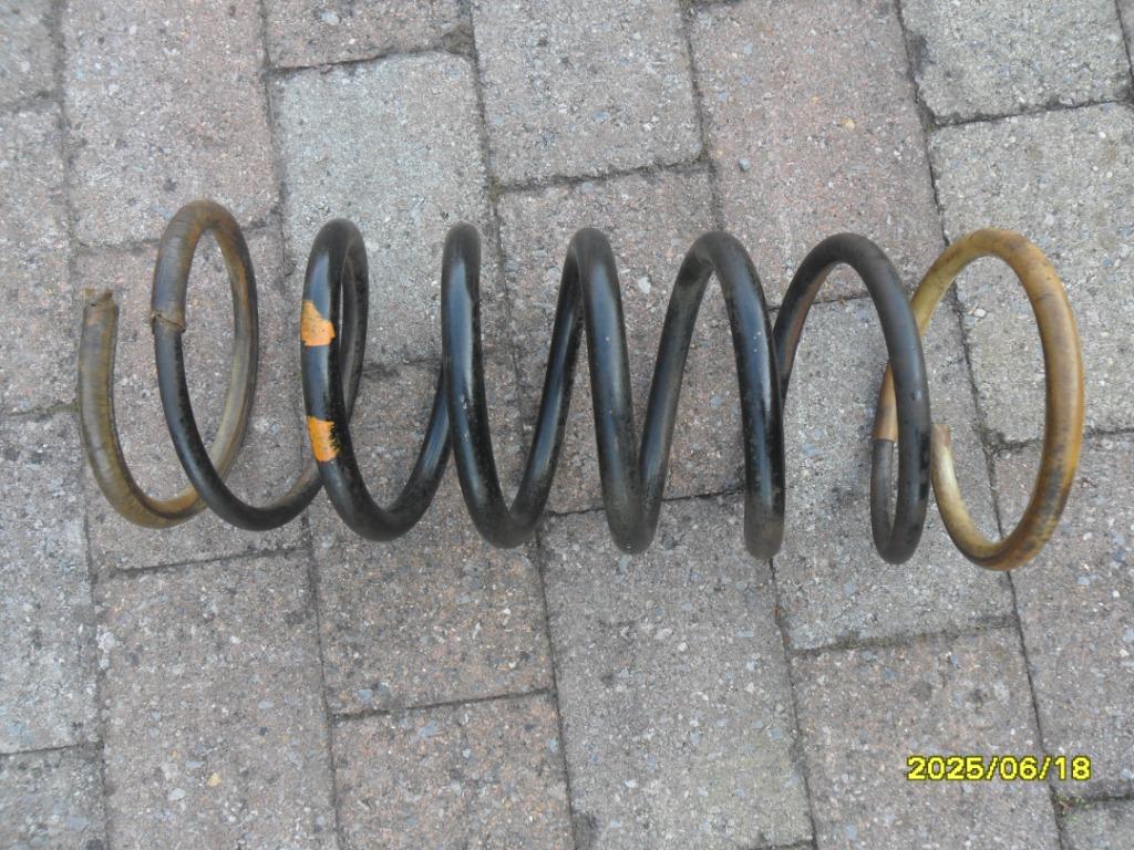 Ressort arrière MERCEDES G 460, 461, 463, Autos : Pièces & Accessoires, Suspension & Châssis, Mercedes-Benz, Enlèvement ou Envoi