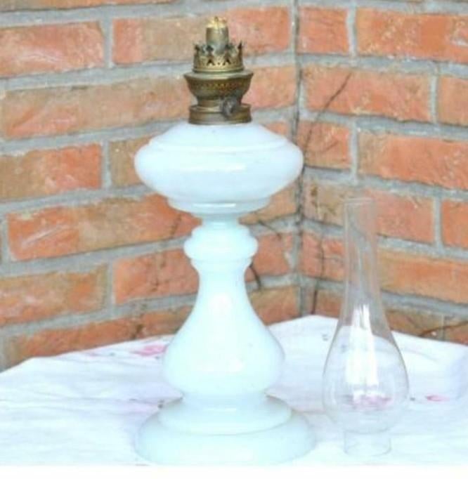 §  lampe a pétrole opaline blanche, Enlèvement ou Envoi