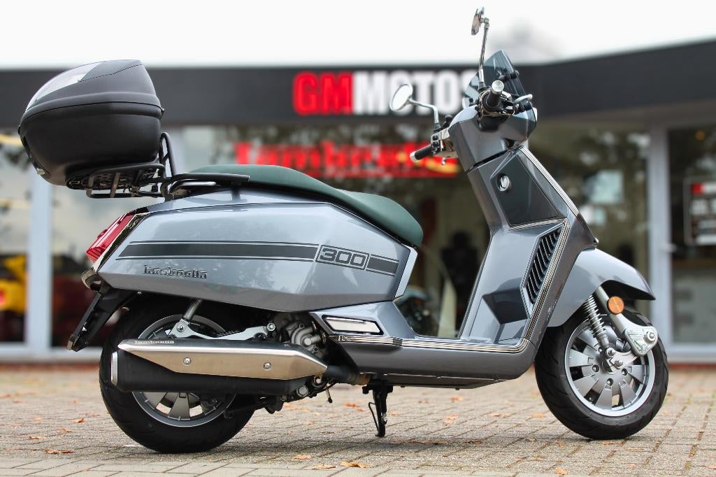 Lambretta X300, Motoren, 300 cc, Bedrijf, Lambretta, LED Verlichting