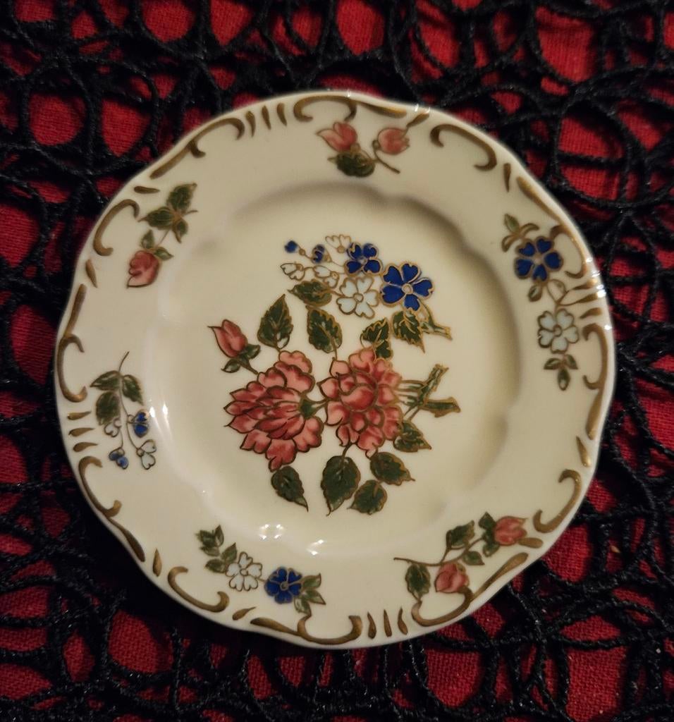 Assiette en porcelaine, Enlèvement ou Envoi