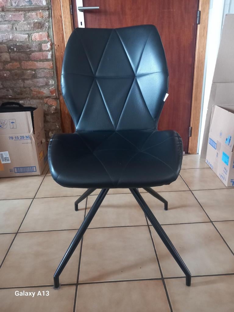 Lot de 4 chaises noires, Ophalen, Zo goed als nieuw, Zwart