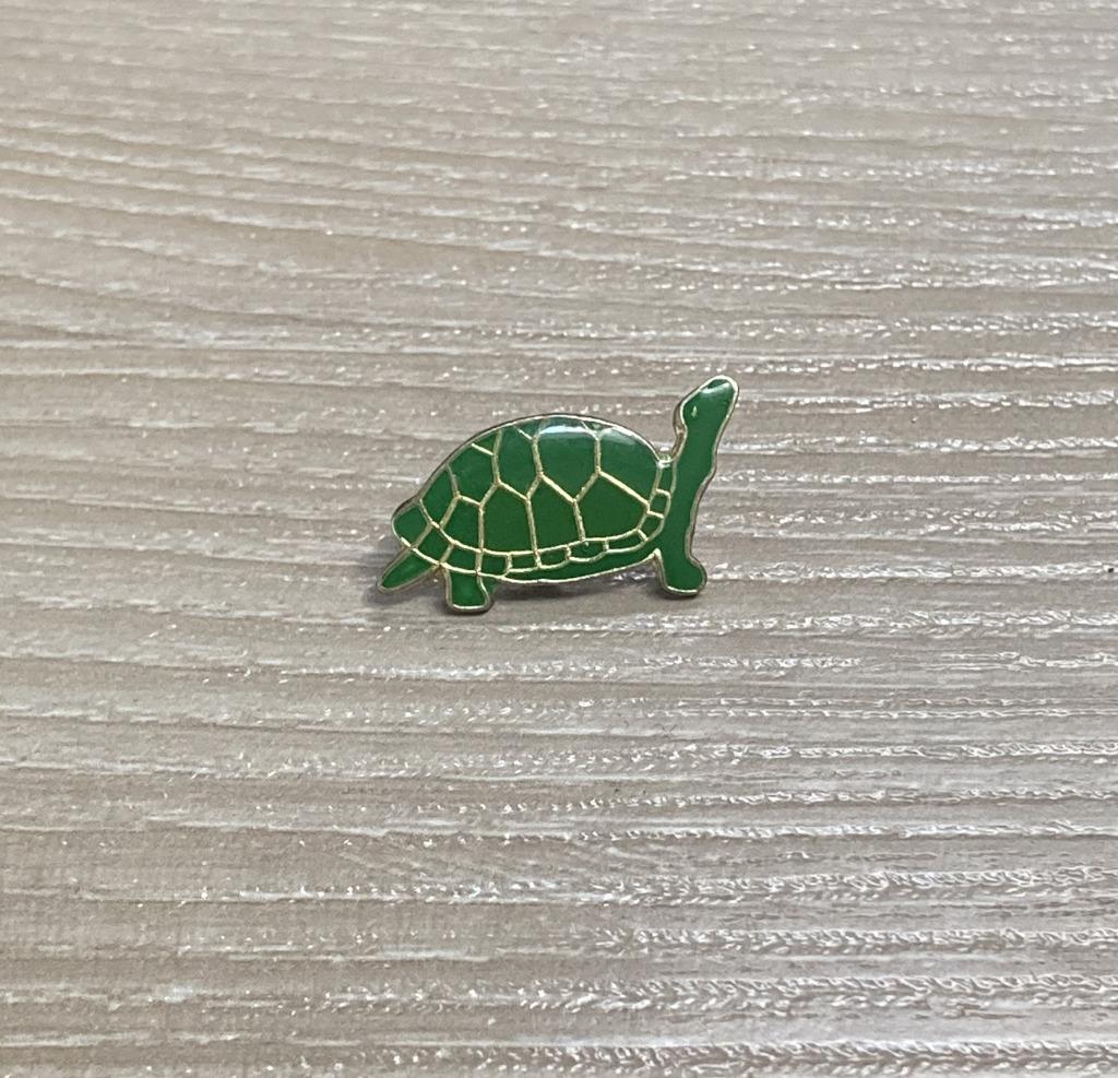 PIN - SCHILDPAD - TORTUE - TURTLE, Collections, Envoi, Utilisé, Animal et Nature, Insigne ou Pin's