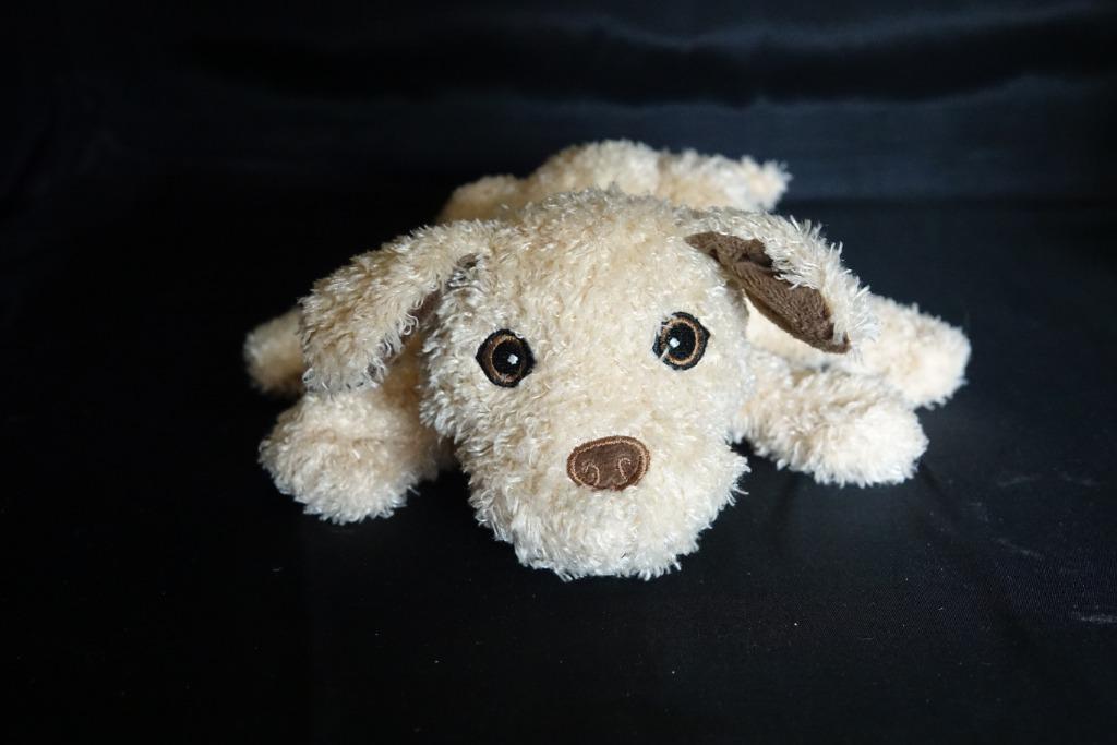 zachte handpop hond met 4 beweegbare poten, Kinderen en Baby's, Speelgoed | Knuffels en Pluche, Ophalen of Verzenden, Gebruikt