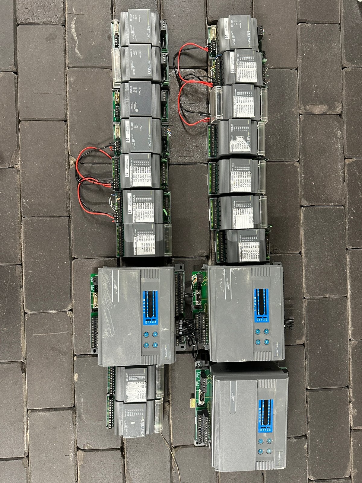 Johnson Controls METASYS — 3 contrôleurs + 14 modules, Enlèvement, Comme neuf