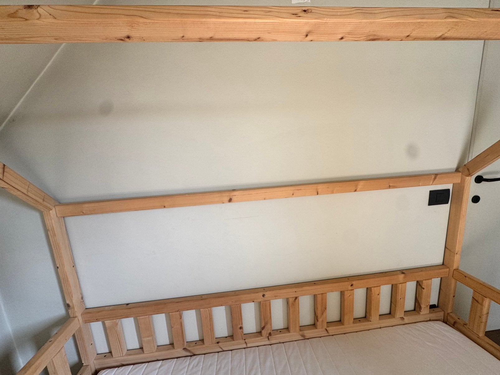 Kinderbed in de vorm van een huisje, Gebruikt, 70 tot 85 cm, 160 tot 180 cm, Ophalen