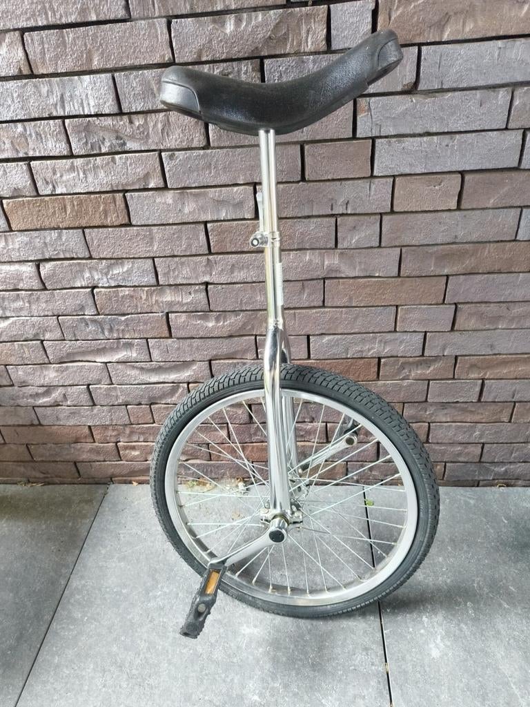 Eenwieler, Fietsen en Brommers, Ophalen
