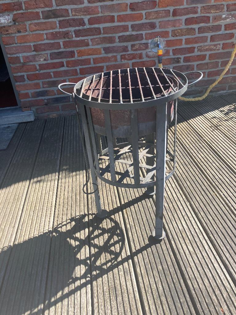 Vuurkorf met mogelijk tot grillen., Tuin en Terras, Ophalen, Gebruikt, Vuurkorf