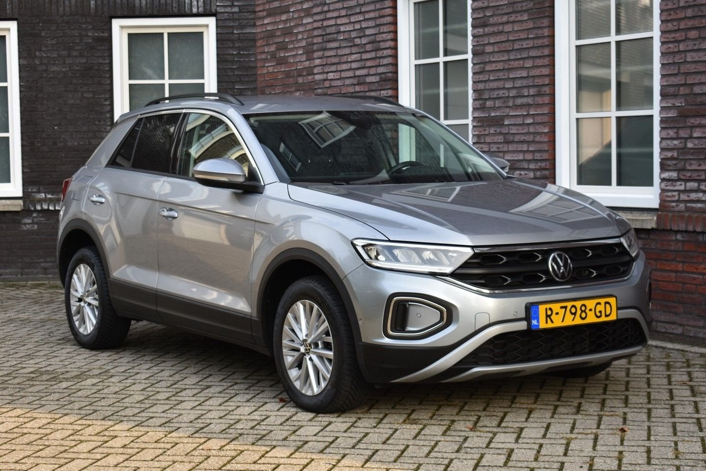 Volkswagen T-Roc Automaat/Cruise control/Climate Control/Ver, Auto's, Automaat, Bedrijf, SUV of Terreinwagen, Zilver of Grijs