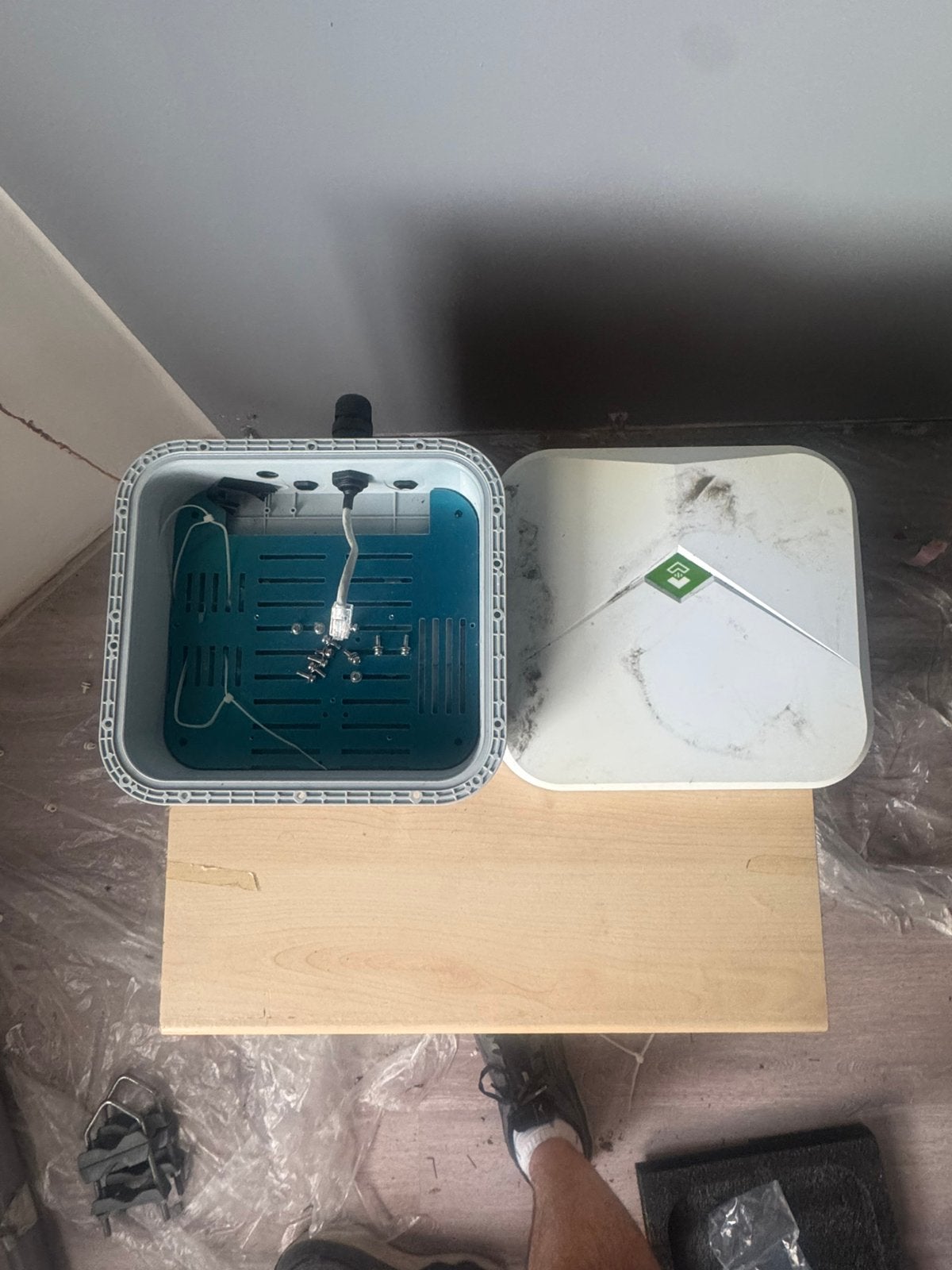 Sensecap M1 box voor buitengebruik, Telecommunicatie, Antennes en Masten, Ophalen of Verzenden, Zo goed als nieuw