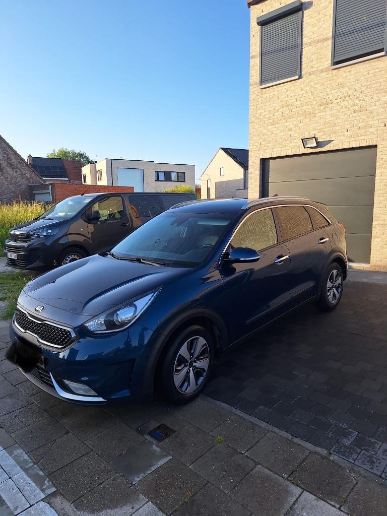 Kia Niro Hybride & Benzine automaat, Autos, Kia, Euro 6, Carnet d'entretien, 86 g/km, Noir