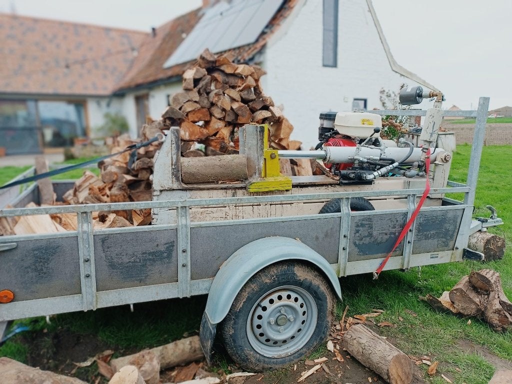 houtkliever huren 22 ton met urenteller, Ophalen, Benzine