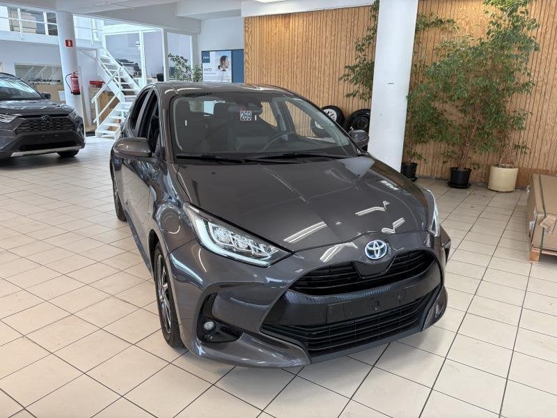 Toyota Yaris ICONIC, Autos, Toyota, Argent ou Gris, Achat, Euro 6, Noir