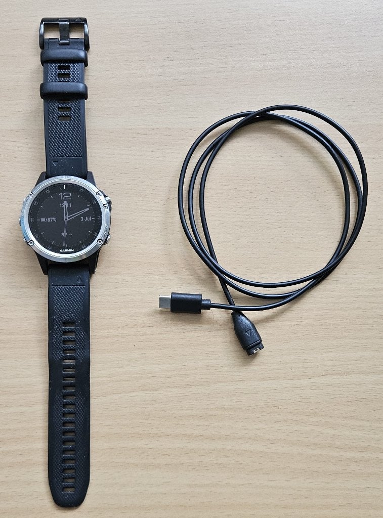 Garmin Fenix 5 Plus – Inclusief nieuw bandje & USB-C kabel!, Gebruikt, Zwart, Garmin, Ophalen of Verzenden