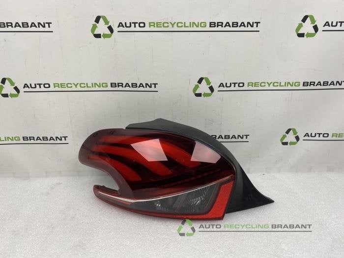 Feu arrière gauche d'un Peugeot 208, Autos : Pièces & Accessoires, -, 3 mois de garantie, Utilisé, -