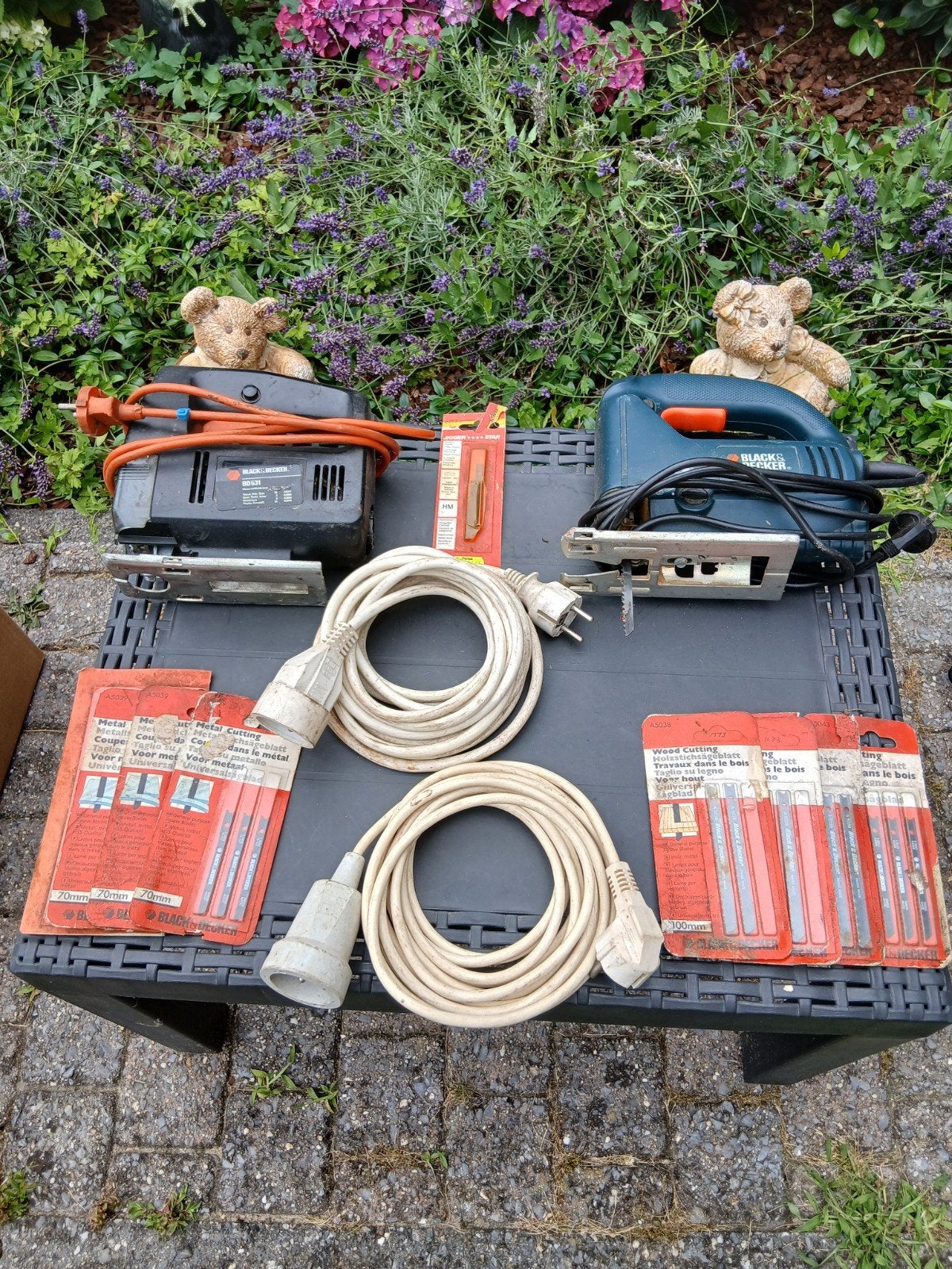 2 x figuurzagen Black & decker met zagen en 2 x verlengdraad, Bricolage & Construction, Outillage | Outillage à main, Enlèvement ou Envoi