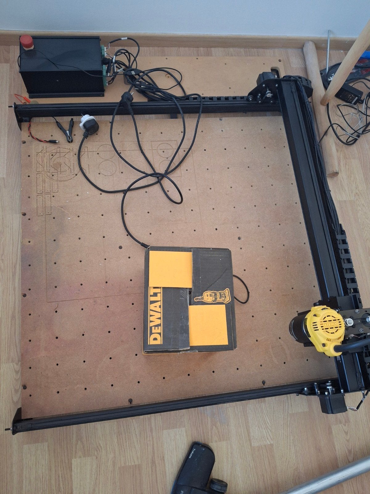 X-Carve cnc machine met Dewalt bovenfrees, Ophalen