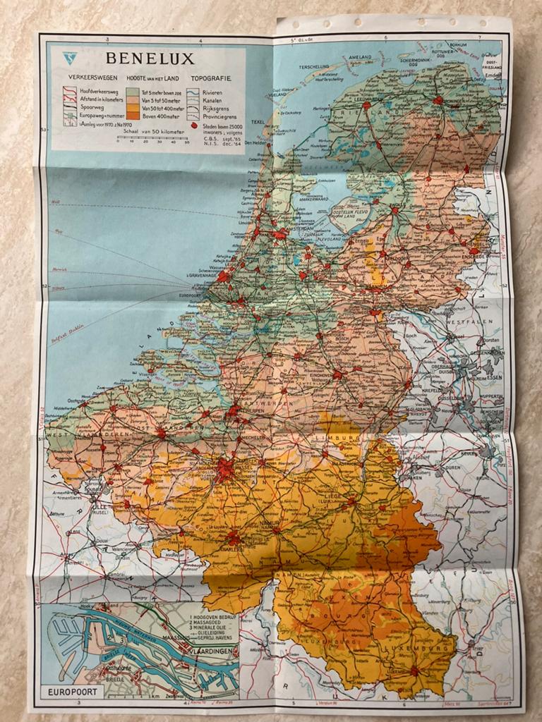 Oude landkaart BENELUX + EUROPA 1965., Boeken, Ophalen of Verzenden, Zo goed als nieuw, Landkaart