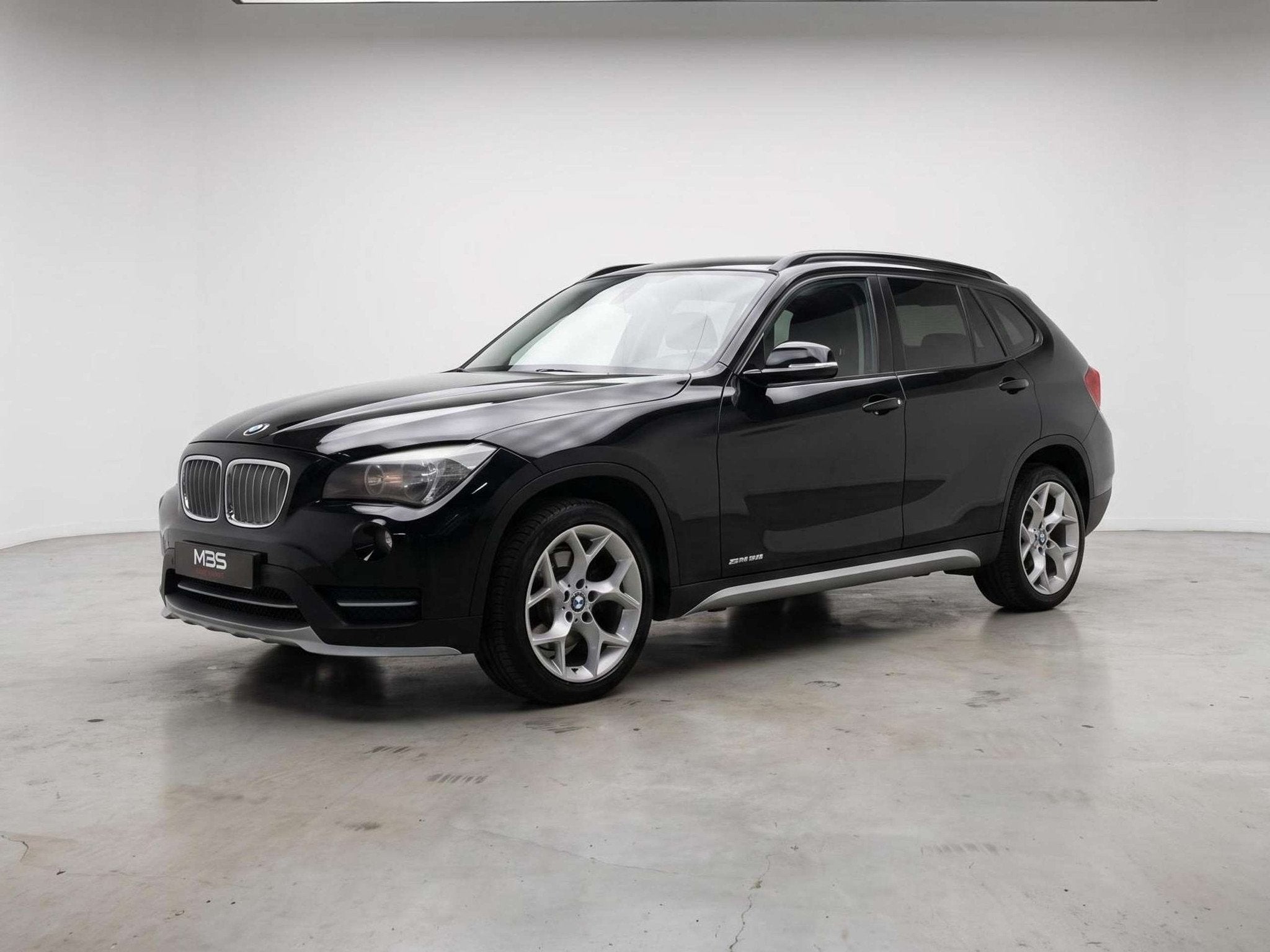 BMW X1 * 2.0 dA sDrive16* AUTO* 1PROP* CUIR* NAVI* CRUISE*, Autos, Euro 5, Achat, Entreprise, Noir