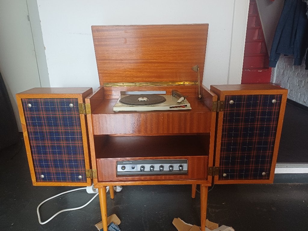 Vintage hifi-kast, Ophalen