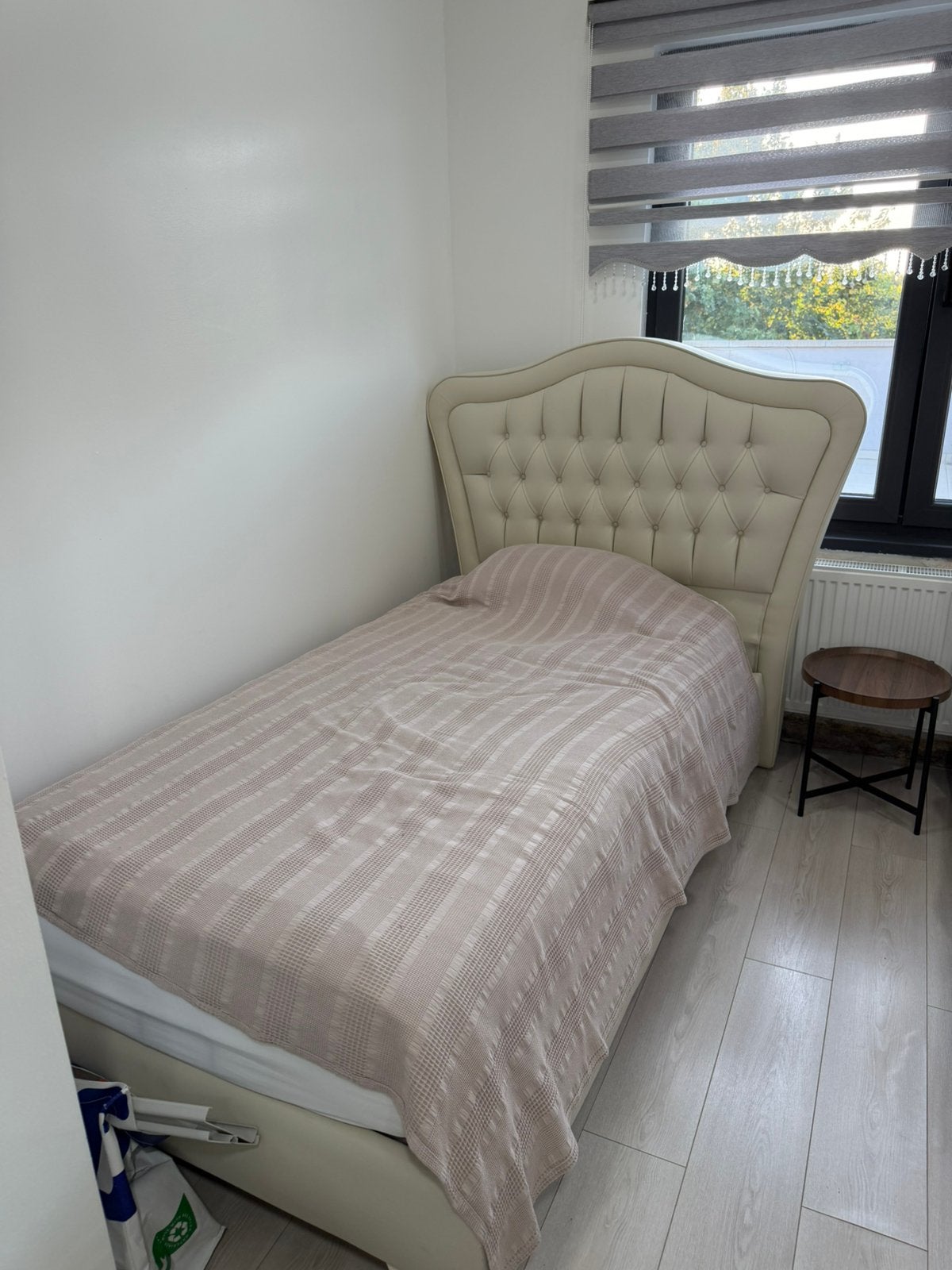 Lit simple, Maison & Meubles, Chambre à coucher | Lits boxsprings, Enlèvement, Comme neuf
