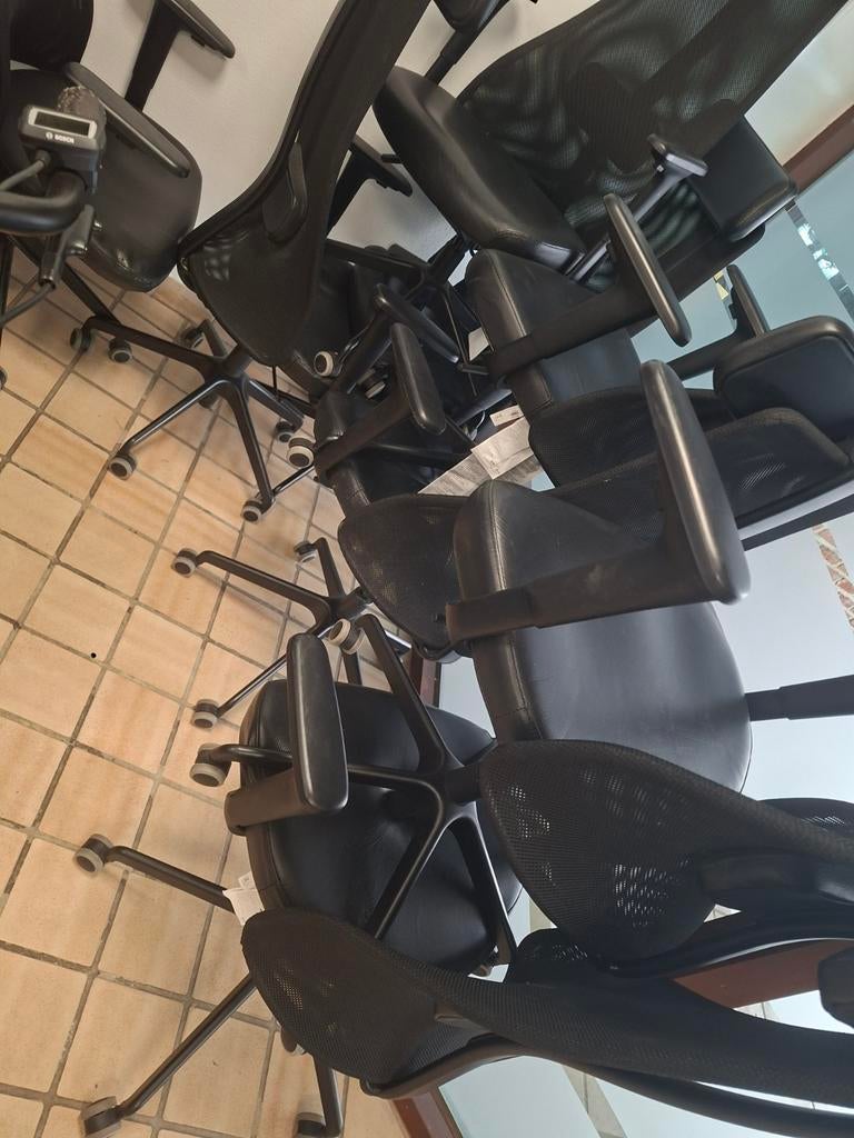 Partij bureaustoelen te koop, Ophalen