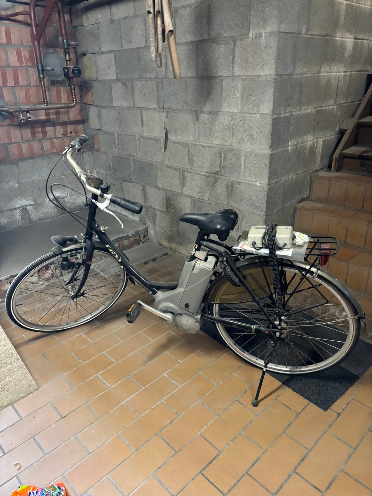 Ebike met kapotte batterij, Fietsen en Brommers, Elektrische fietsen, Ophalen, Gebruikt, Batavus