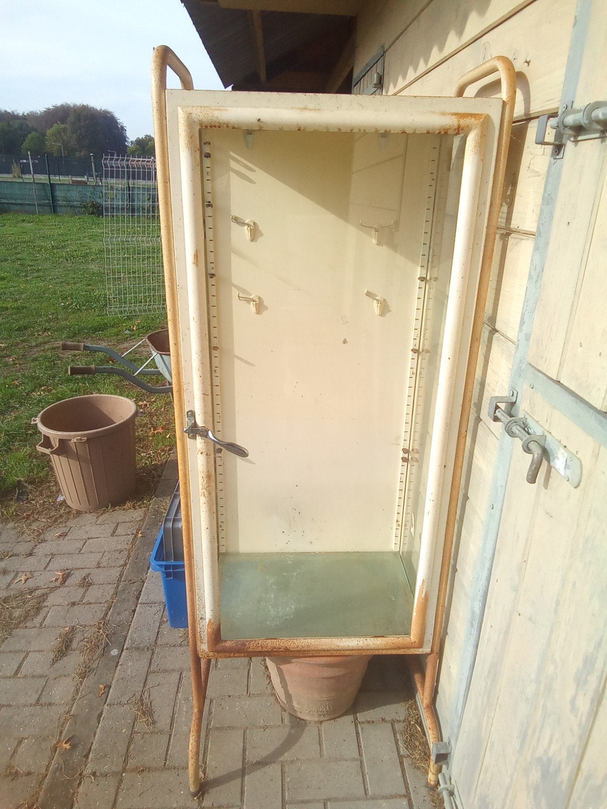 vintage metalen kast, Huis en Inrichting, Ophalen