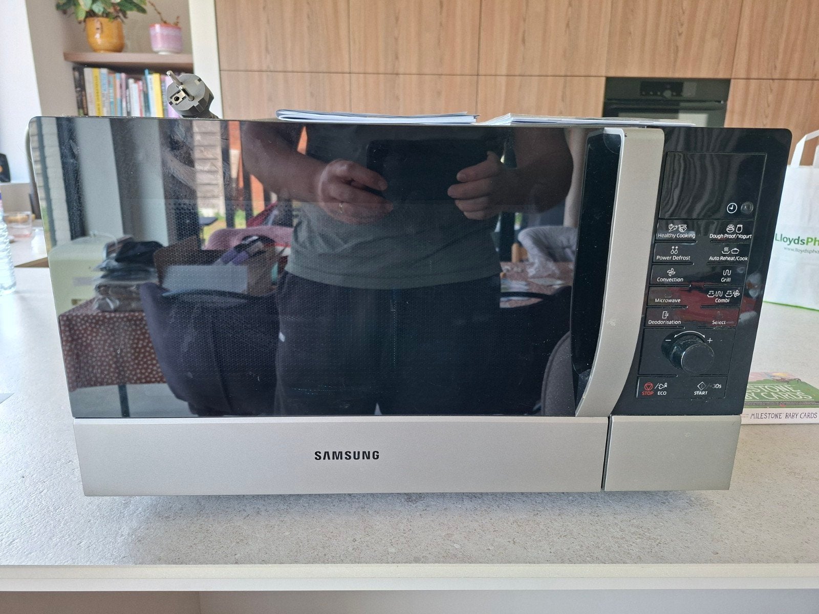 Four combiné four/micro-ondes Samsung CE107-M en excellent é, Croustillant, Comme neuf, Enlèvement, 45 à 60 cm