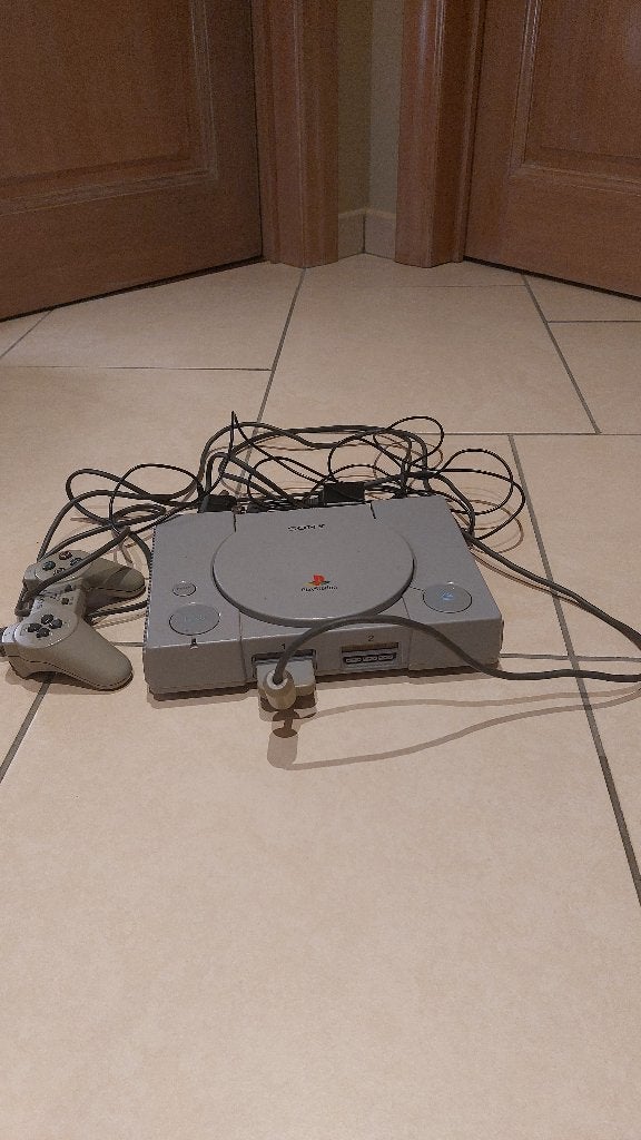 Playstation 1, Enlèvement ou Envoi, Comme neuf, Avec 1 manette