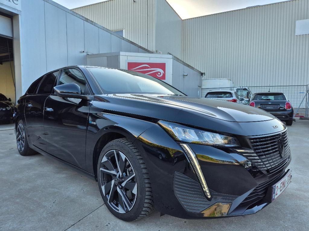 308 SW 1.6 PHEV HYBRID / ALLURE / e-EAT8 / 66.166 KM! 2023!, Achat, Euro 6, Entreprise, Entretenue par le concessionnaire