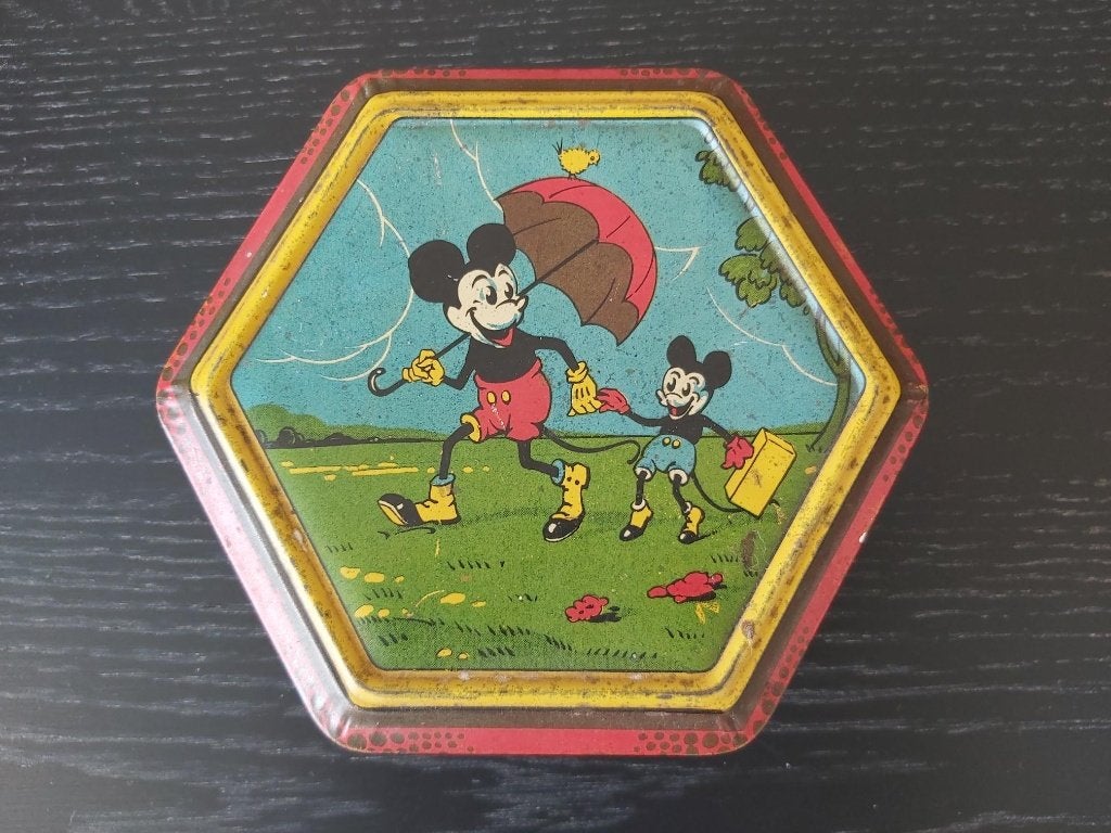 Zeldzame prewar (jaren 30) Disney Pie Eyed Mickey blik, Verzamelen, Ophalen of Verzenden, Koek(jes), Overige merken