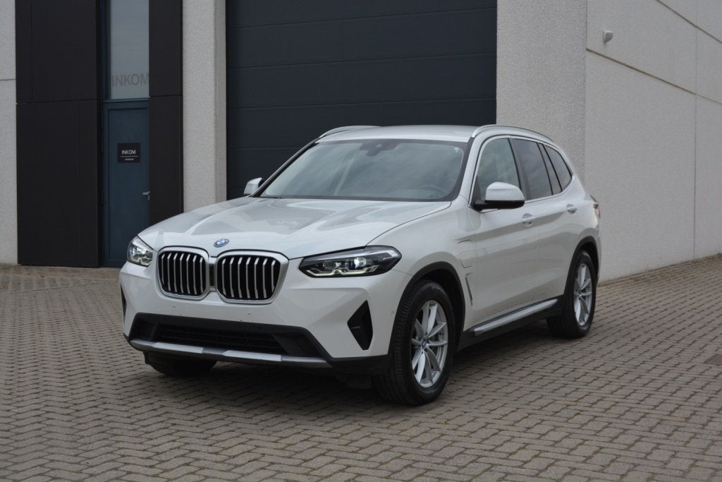 BMW X3 xDrive30e PHEV 292Pk Facelift Navi/Cam/Trekhaak/2023, Auto's, BMW, Automaat, 4 cilinders, Wit, Leder