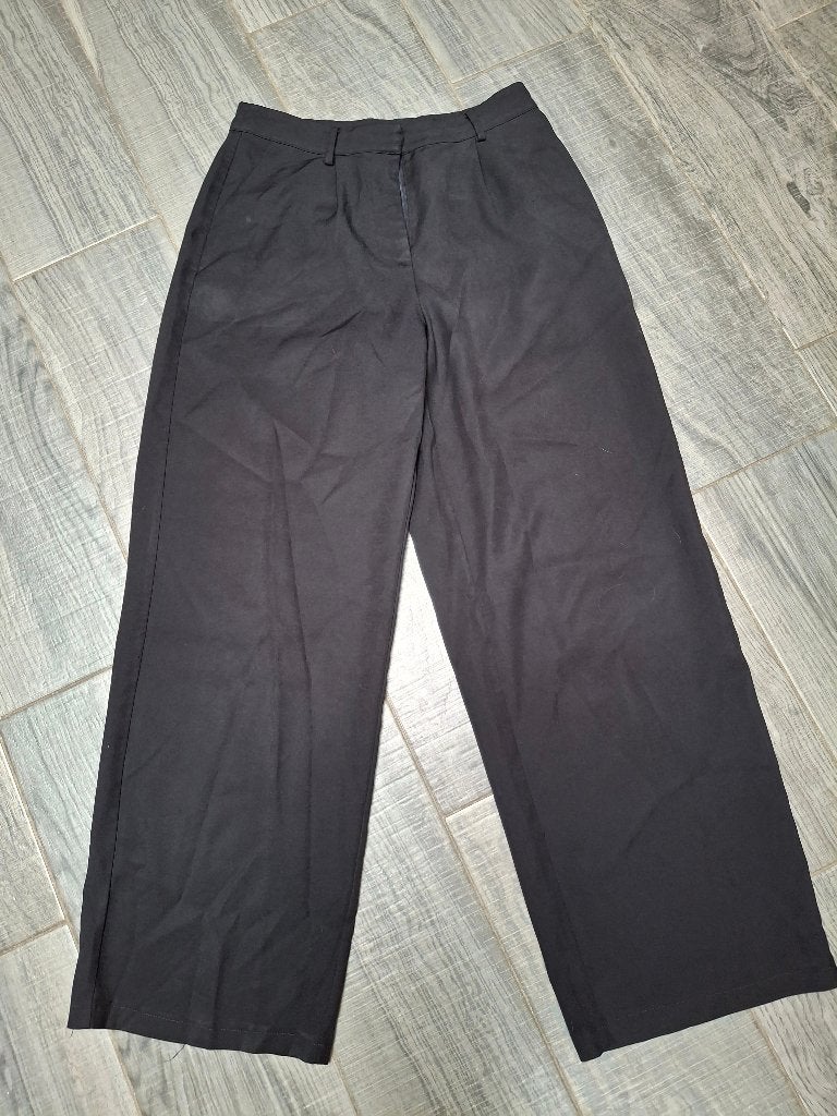 broek Na-kd 38 in nieuwstaat (ev + crop top), Maat 38/40 (M), NA-KD, Zwart, Ophalen of Verzenden