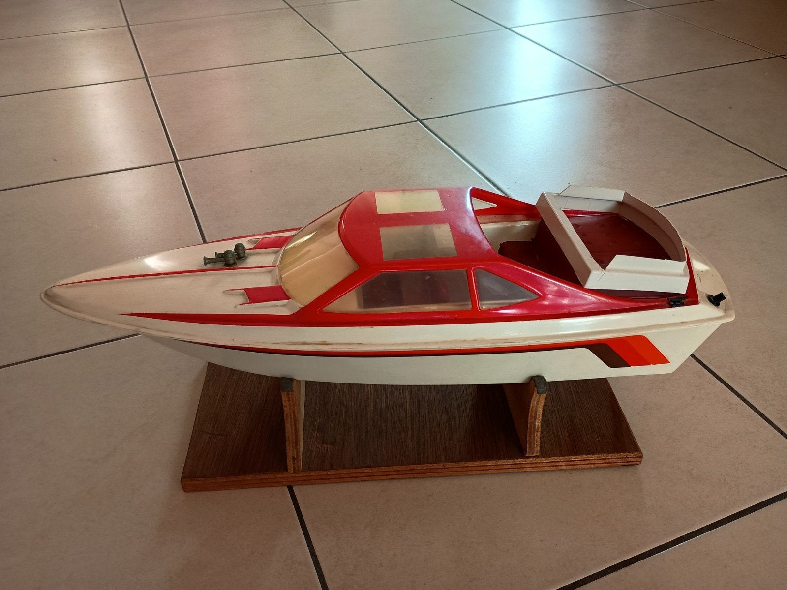 Vintage (West Germany) ROBBE 1020 Katja, Hobby & Loisirs créatifs, Modélisme | Bateaux & Navires, Enlèvement ou Envoi