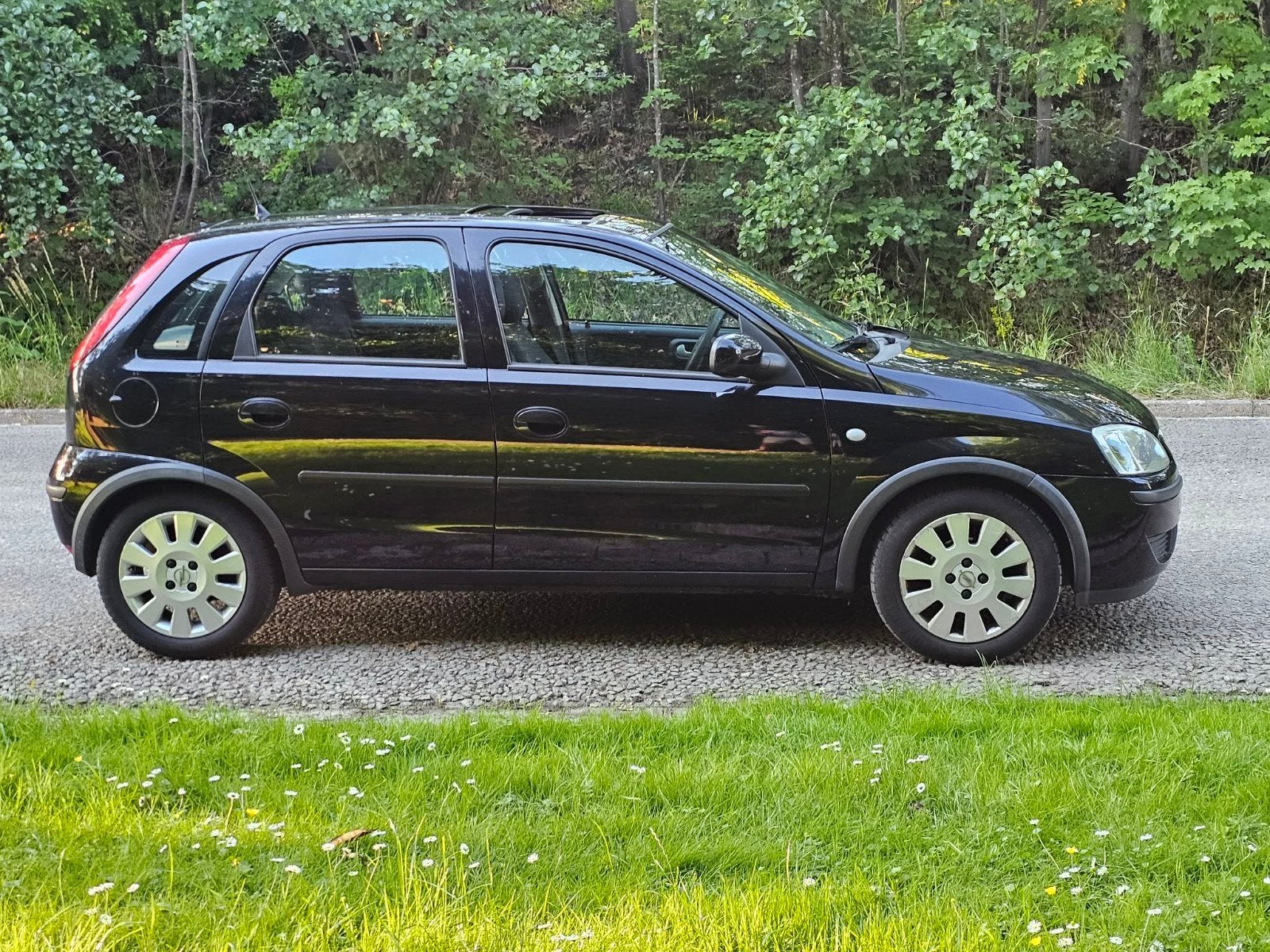 Opel Corsa 1,2 benz, 107000km,s Gekeurd voor verkoop, Stof, Beige, https://public.car-pass.be/verify/5741-7183-0279, Zwart
