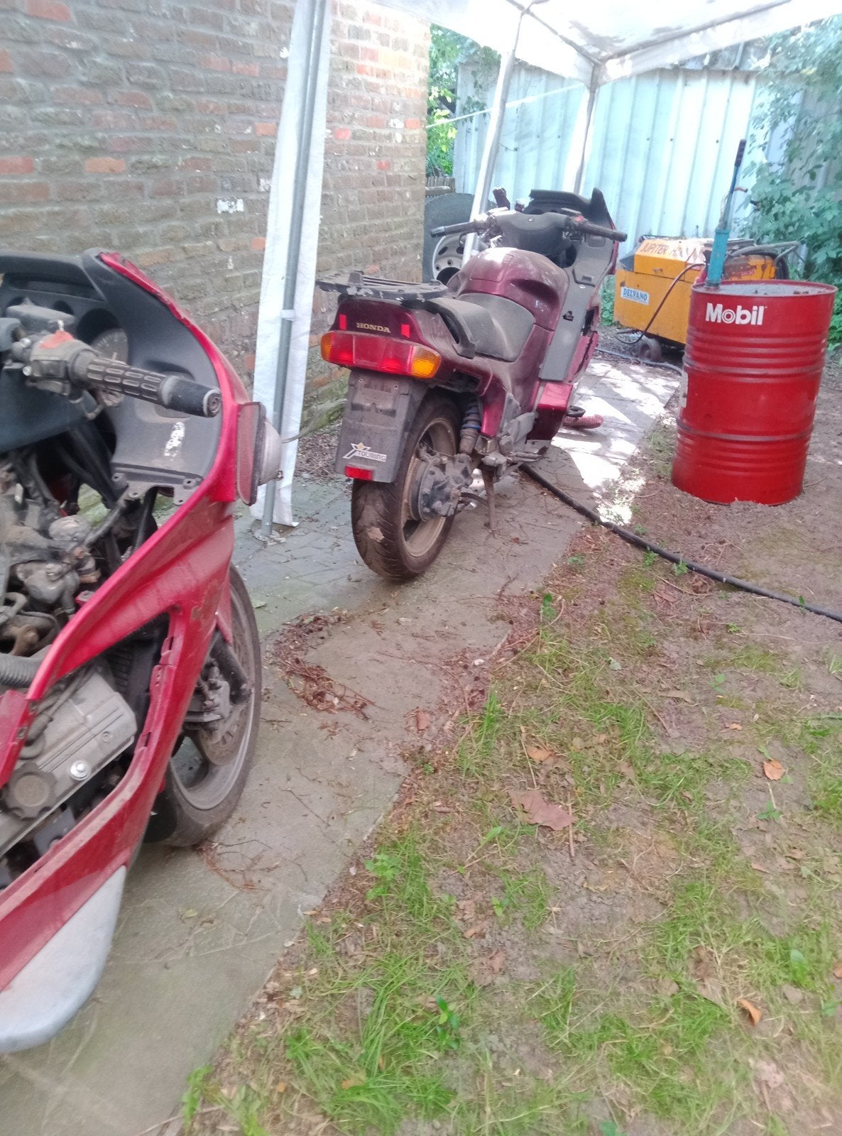 HONDA PANEUROPEAN -2 PIÈCES, Motos, Motos | Honda, Particulier