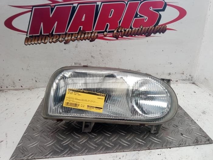 Phare droit d'un Volkswagen Golf, -, Volkswagen, -, 3 mois de garantie