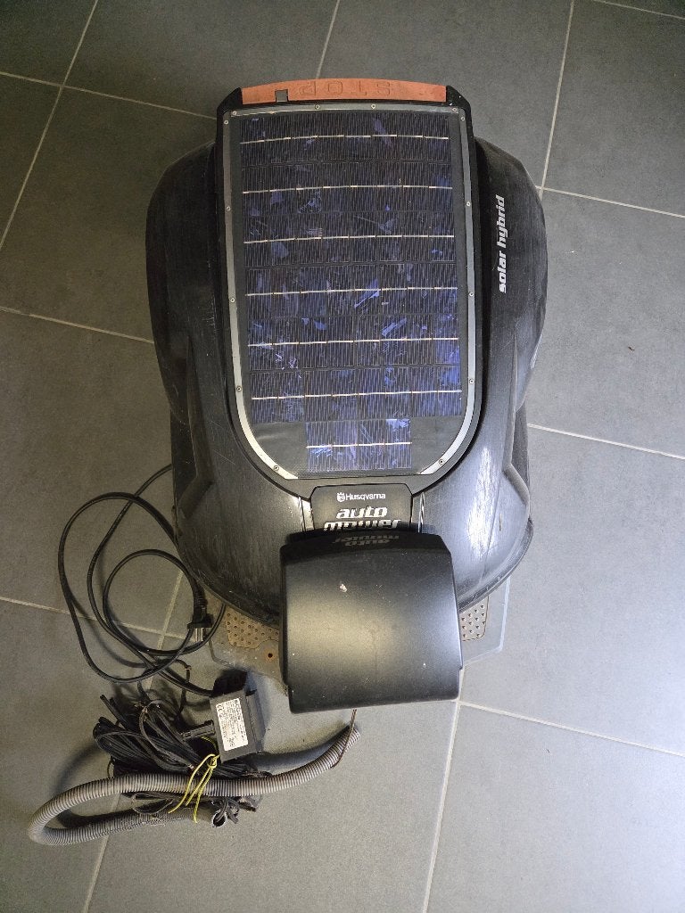 Robot tondeuse Husqvarna Solar Hybrid, Jardin & Terrasse, Enlèvement