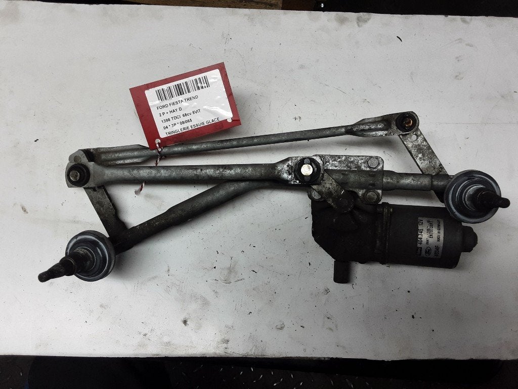 RUITENWISSER MECHANIEK Fiesta 5 (JD / JH) (2S6117500AE), Gebruikt, Mevr. I. Hauben, Ford, Rue de l'Espoir 34 34
4030  GRIVEGNÉE, BE