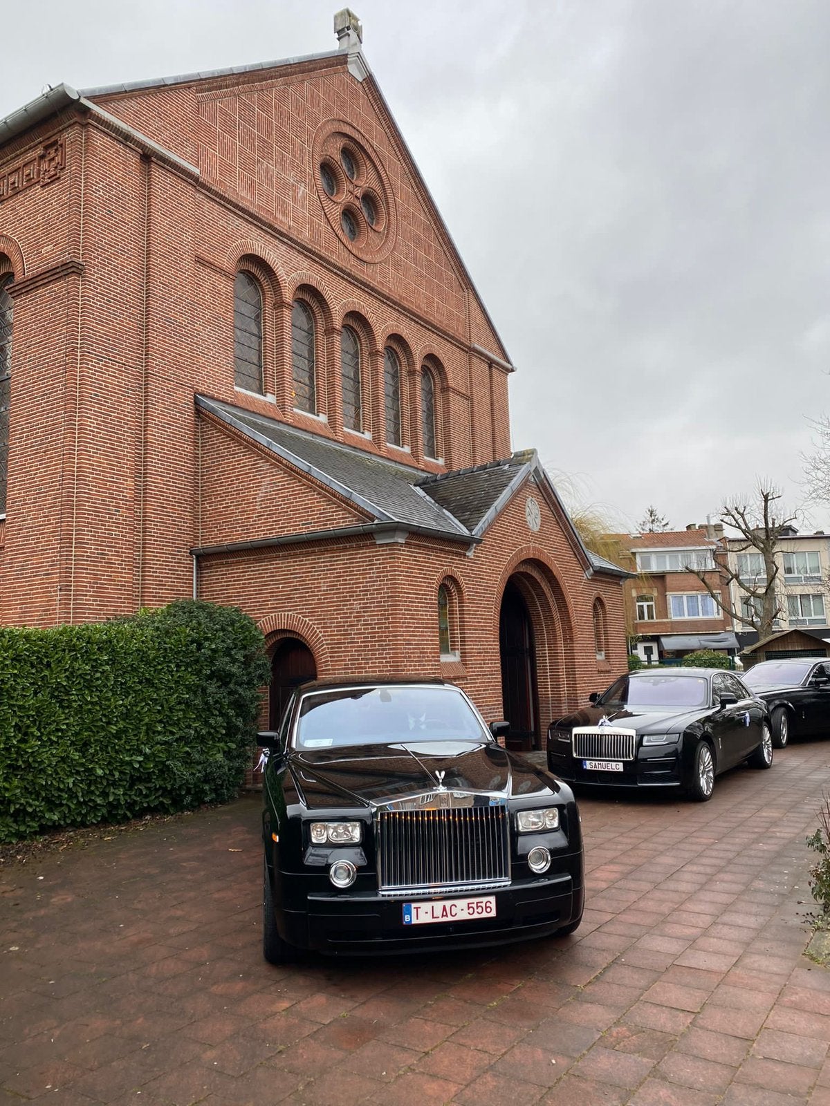 Location Rolls-Royce, Services & Professionnels