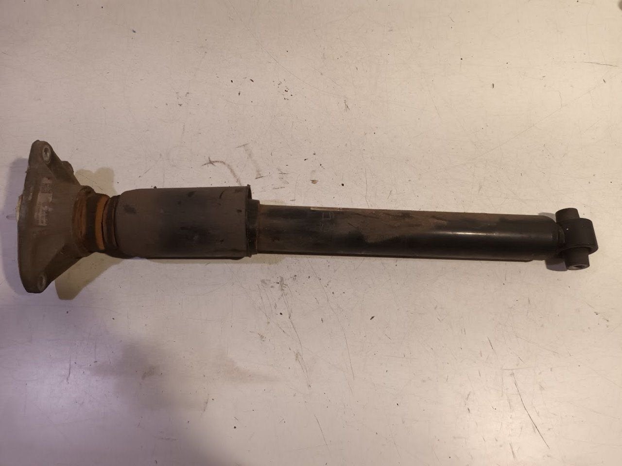 Schokbreker links achter BMW 4 serie, BMW, Onderdelen@venauto.nl, Van der Ven Autorecycling B.V., Ettenseweg 76, 4706 PB Roosendaal, The Netherlands