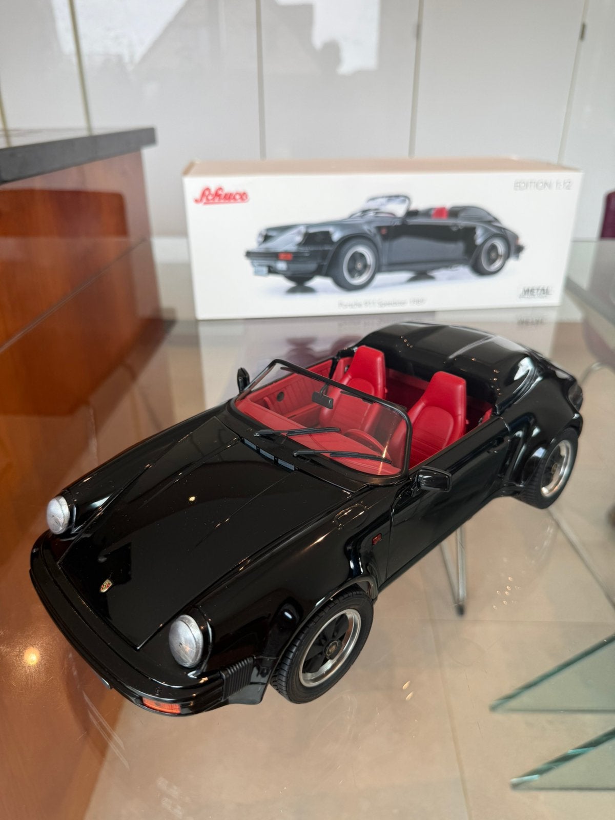 Rare porsche 911 speedster 1:12 Schuco, Hobby & Loisirs créatifs, Voitures miniatures | 1:5 à 1:12, Enlèvement ou Envoi, Comme neuf