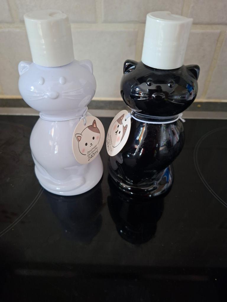 Body melk en douchegel in plastic flessen. Poezen figuur., Ophalen of Verzenden