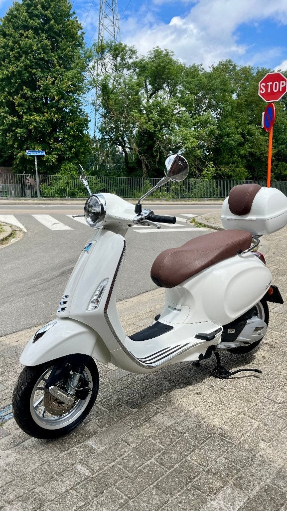 Als nieuw! Prachtige Vespa Primavera 125cc, Motoren, Scooter, Occasion, Particulier, 125 cc