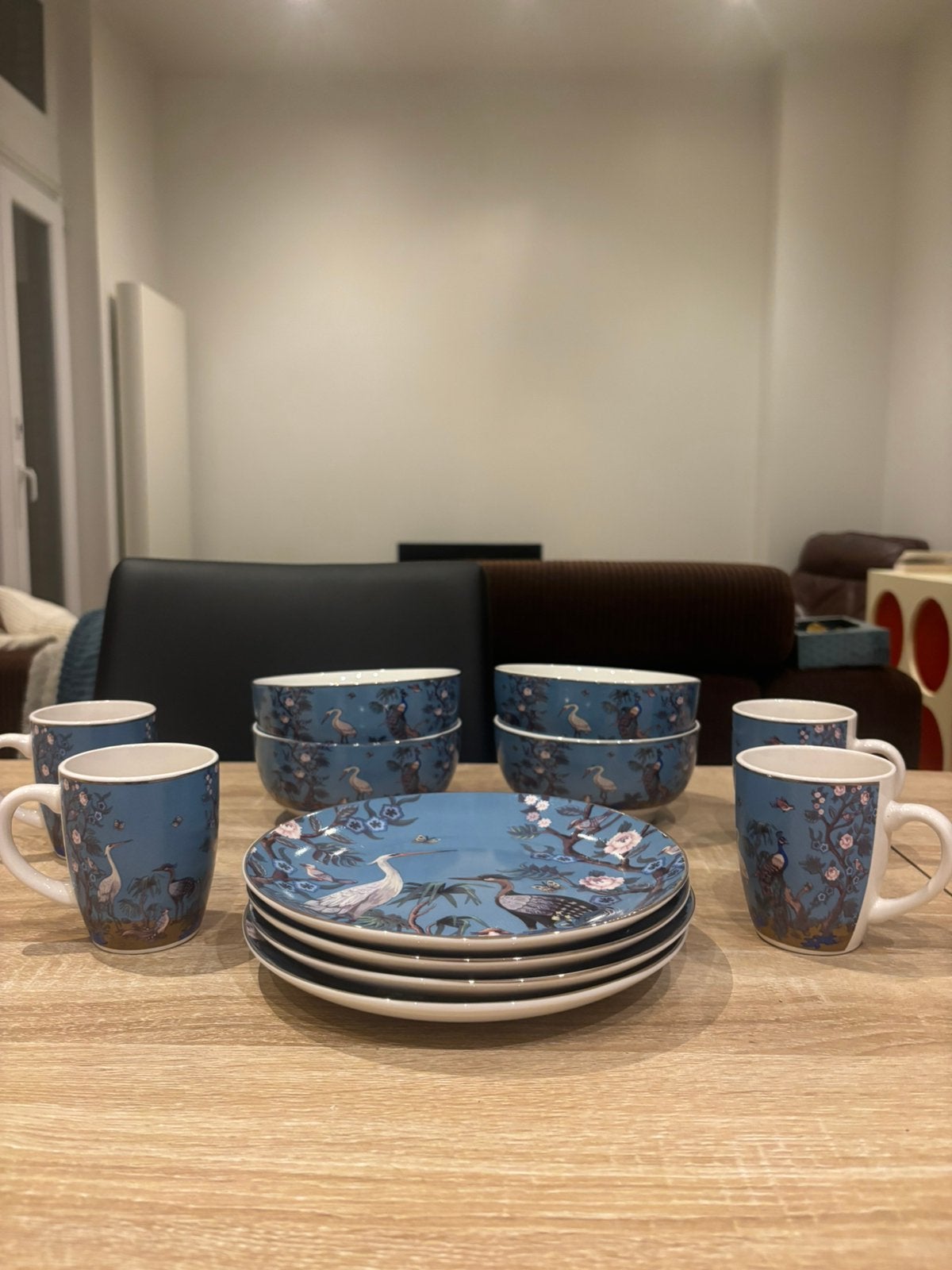 Service/set vaisselle bleu oiseaux bordures dorées 16 pièces, Ophalen